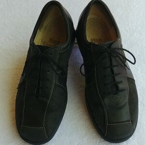 FINN COMFORT women's lace up walking shoe size 7.5 black